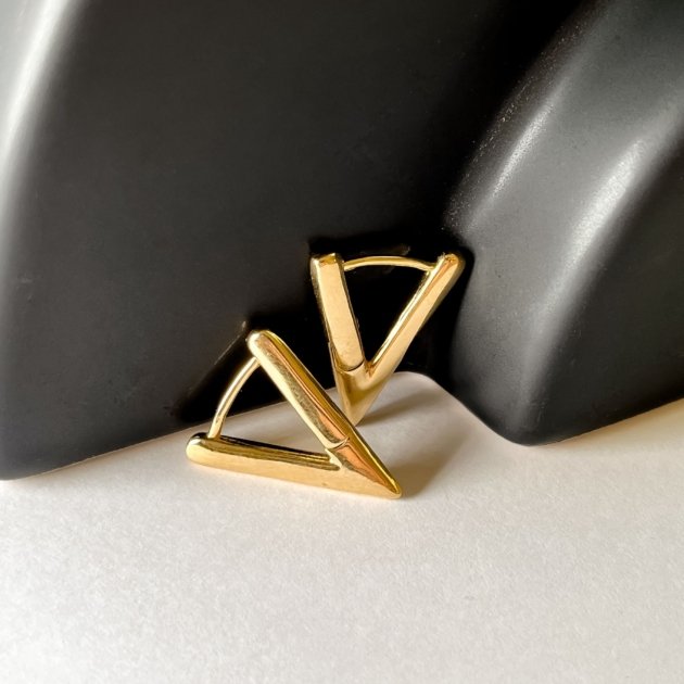 Brinco Triangular Vértice