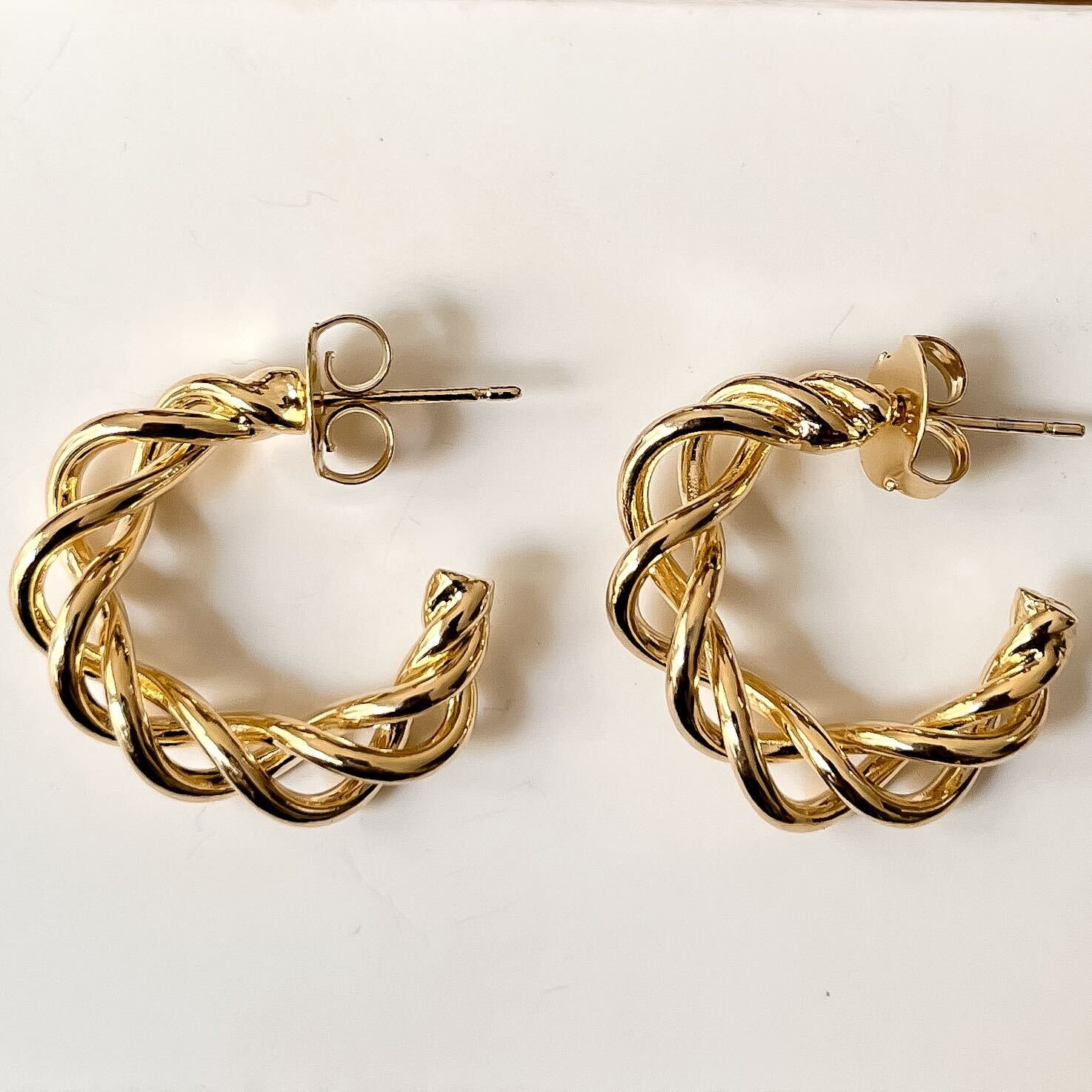 Brinco Twist Banhado a Ouro 18k - Imagem 3