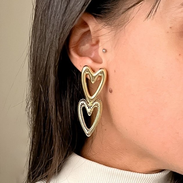 Brinco Dois Corações - Banhado a ouro 18k